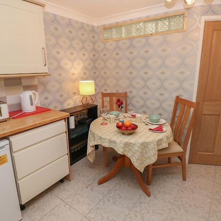 The Laurels Flat Apartment Cardiff Luaran gambar